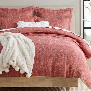 Pottery Barn Paisley Jacquard Berry King Duvet & Shams Set